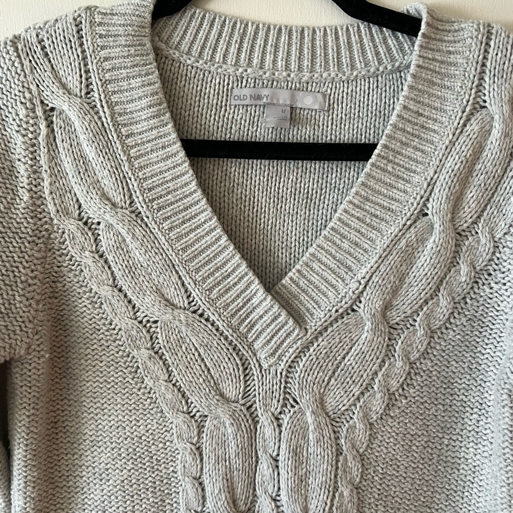 Old Navy Women's Medium Light Gray V-Neck Sweater Cable Knit Rabbit Hair Blend - Picture 4 of 8